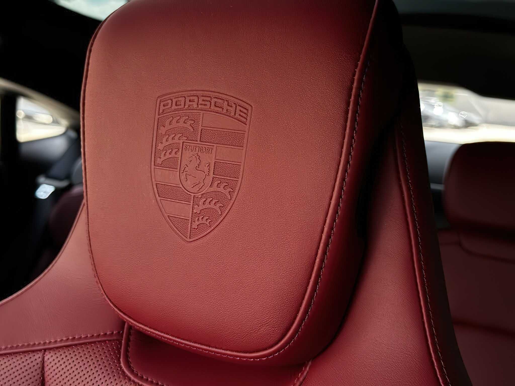 Porsche Taycan 2021