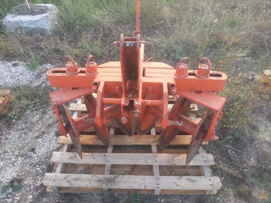 Trator 25cv NEW HOLLAND BOOMER 25 + 5 Alfaias Agrícolas