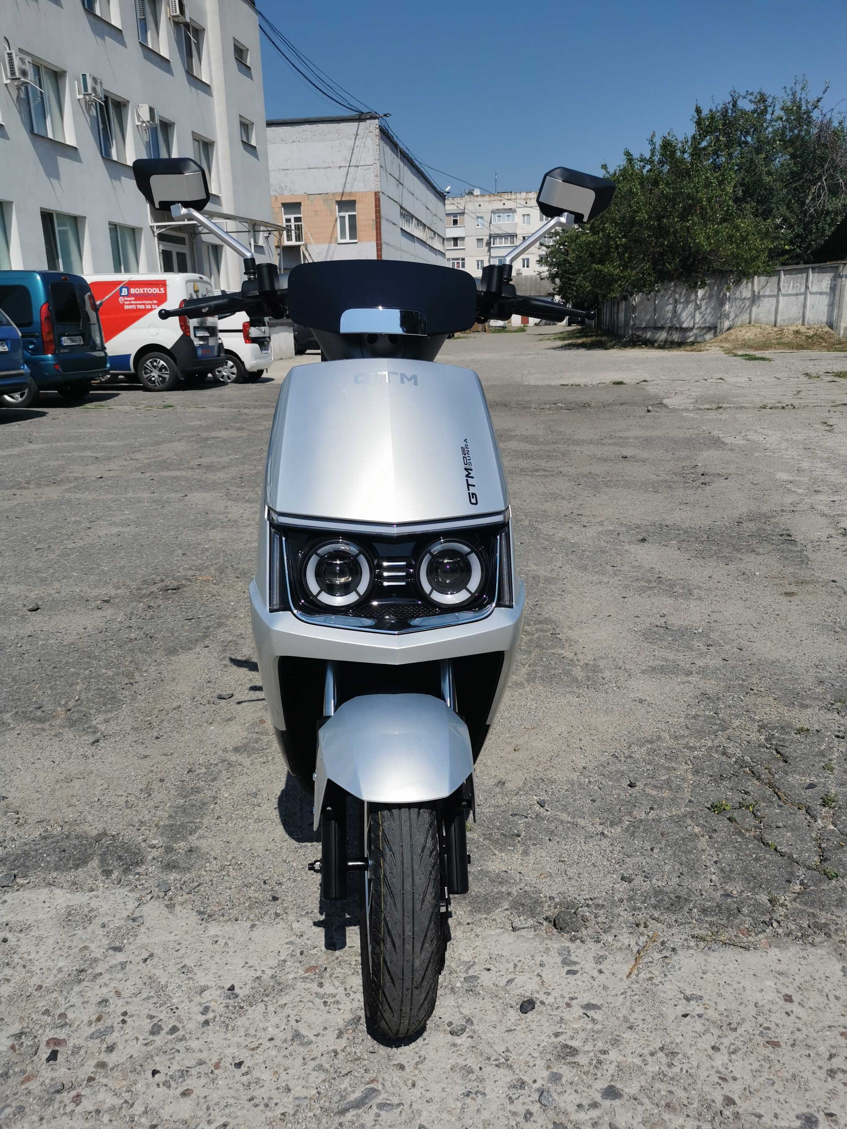 Електроскутер GTM Flex 1500W 72V 26Ah (83817)
с гарантией без пробега