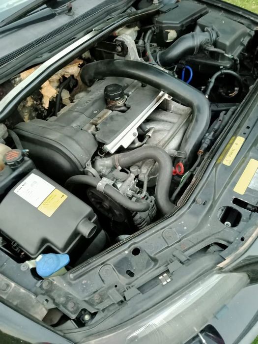 Silnik z automatyczną skrzynią biegów od Volvo T5.