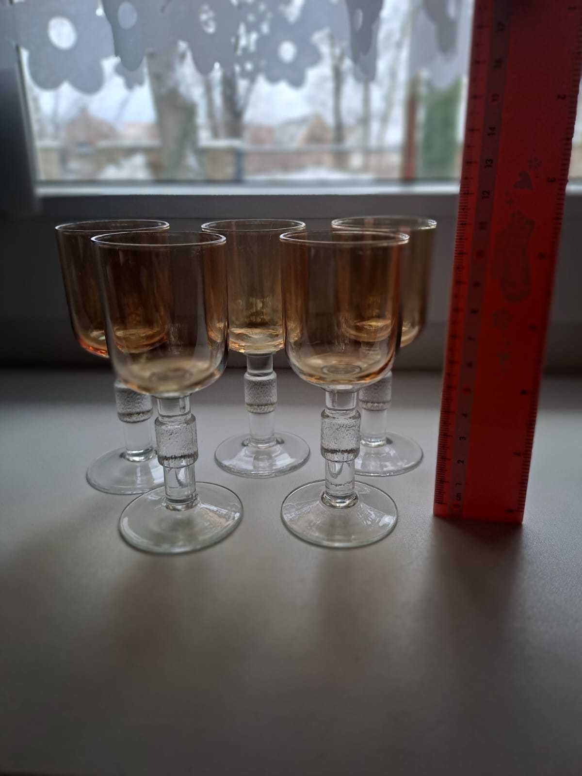 Brązowe kieliszki z okresu PRL, lata 80
