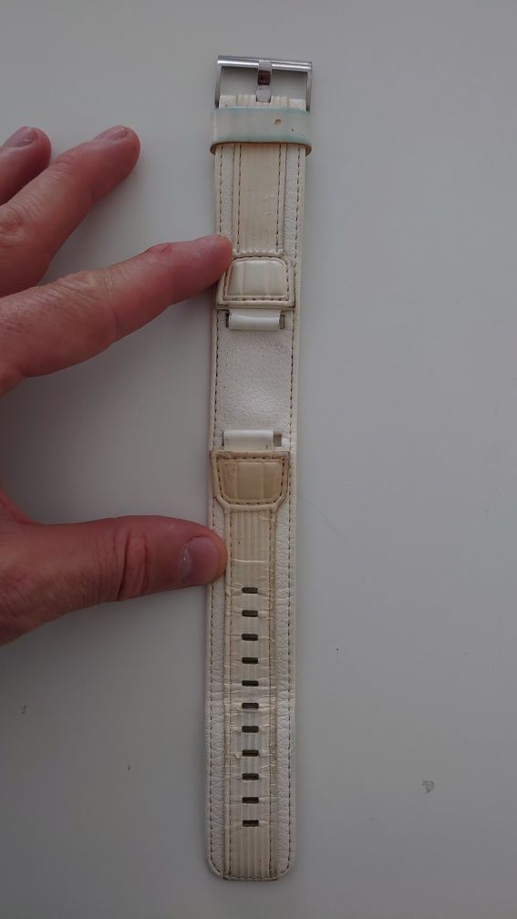 Zegarek Casio G-Shock AW 582B Vintage biały
