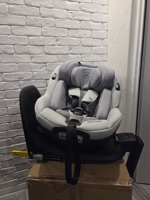 Fotelik samochodowy Maxi Cosi Mica 0-18 kg . Obrotowy 360