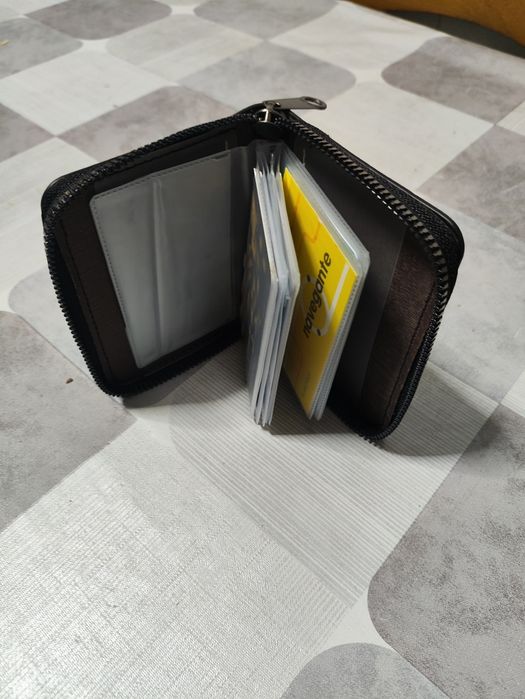 Carteira para 20 cartões com bloqueio RFID