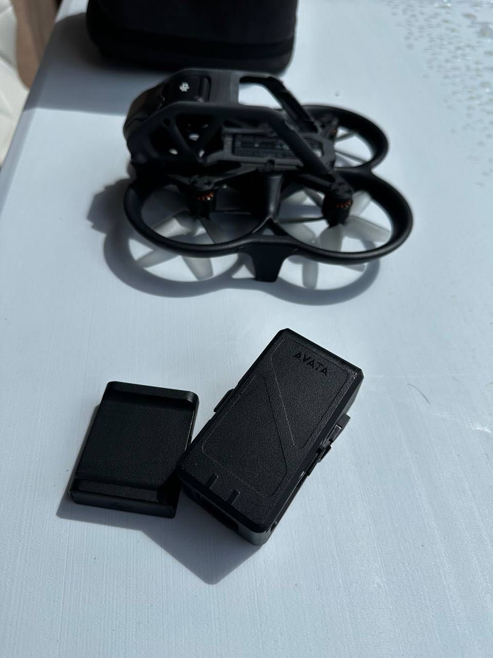 DJI Avata + DJI FPV Remote Controller 2 – komplet