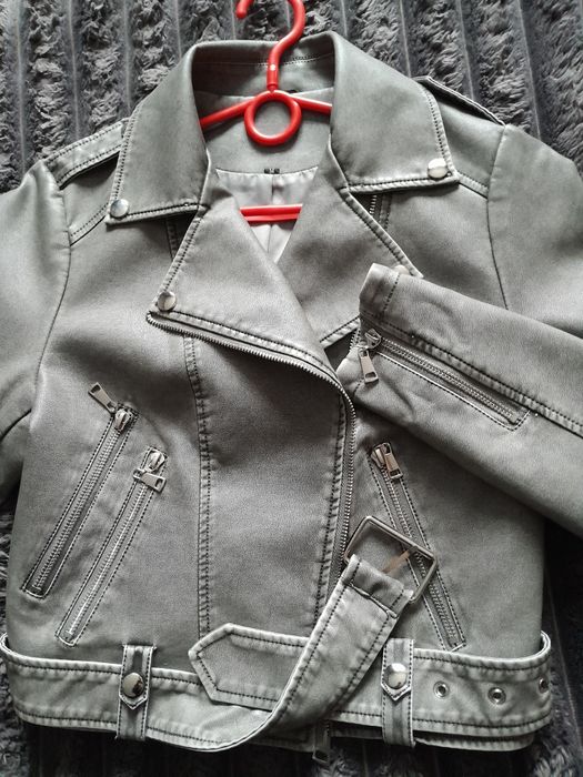 Продам косуху у гарному стані. Розмір М.