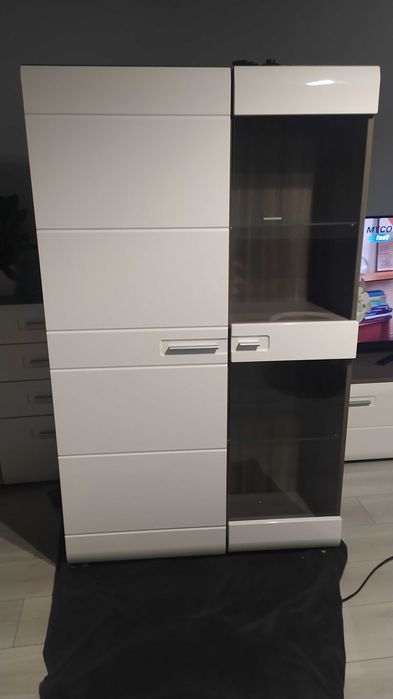 Meble i stół  do salonu