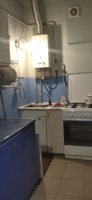 2 кімнати, двір на 2 авто, 2 конвектори.