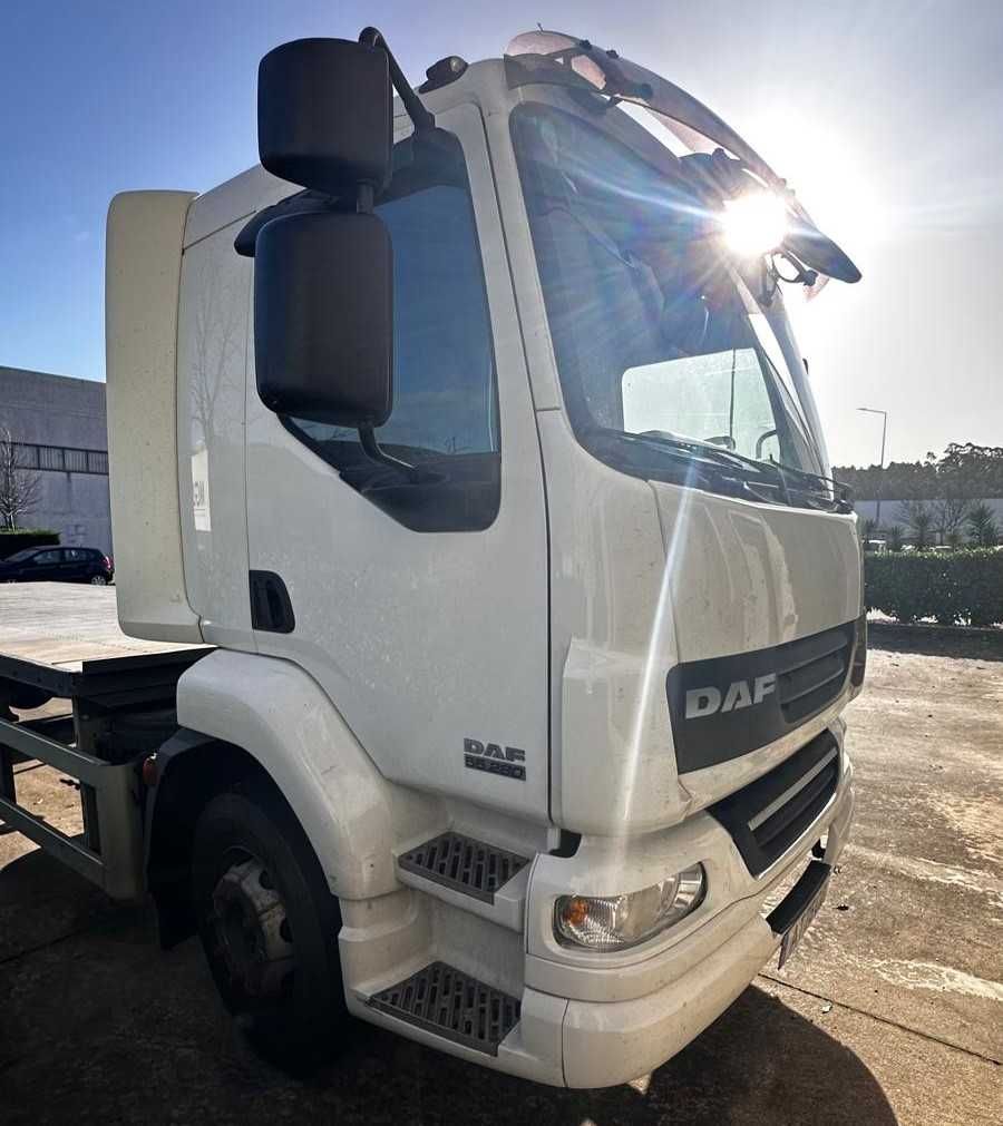 Camião DAF LF280