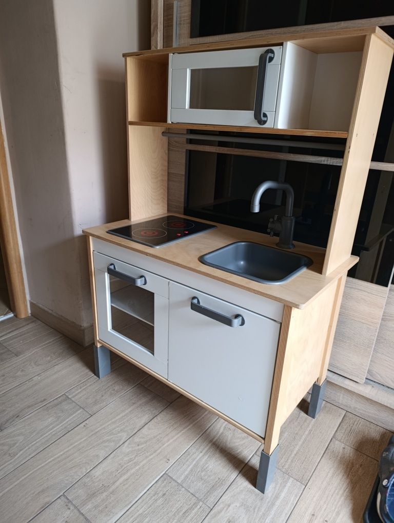 Kuchnia ikea z indukcja i zlewem