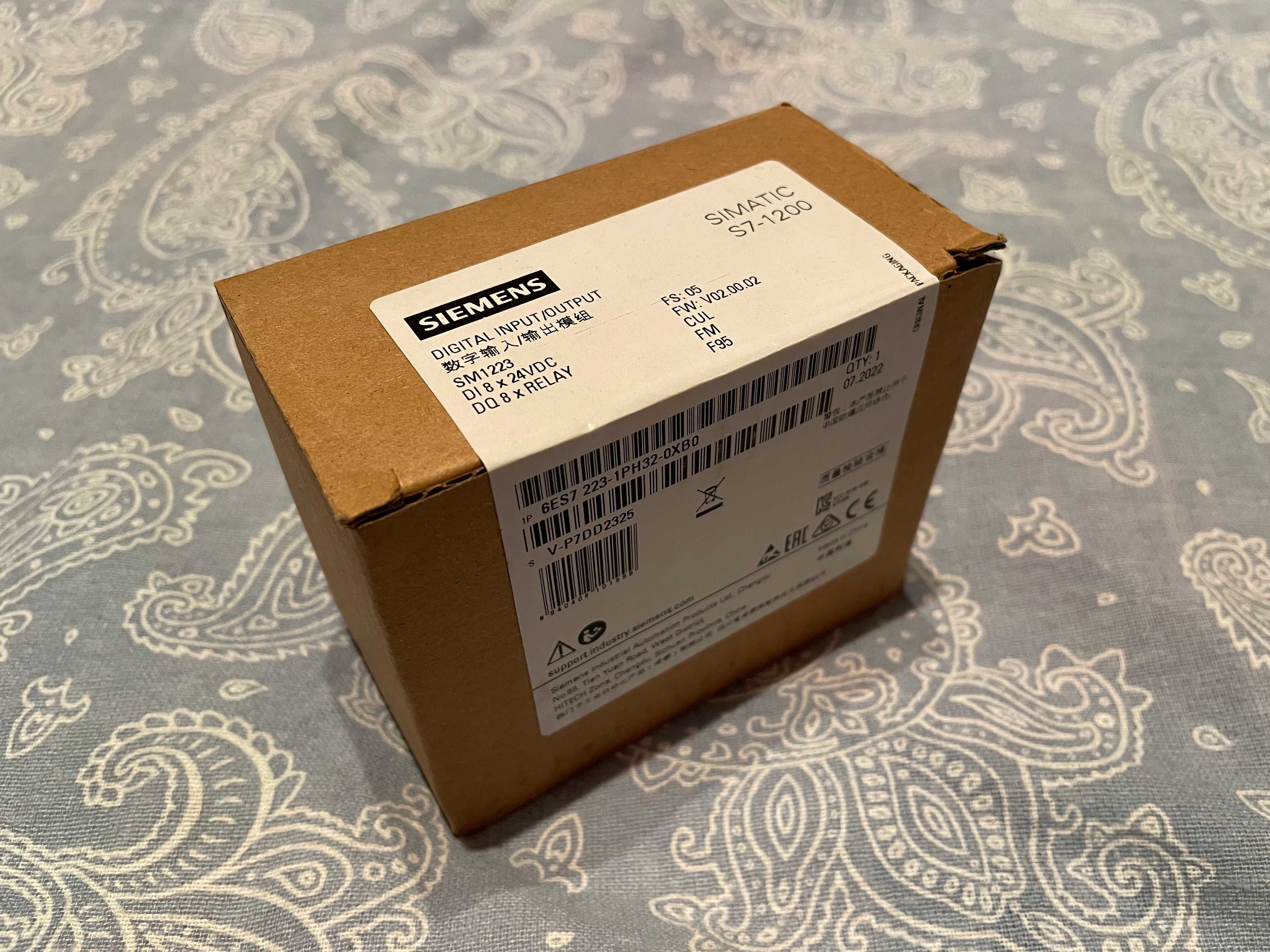 Siemens SM 1223, 6ES7223-1PH32-0XB0, 8 DI/8 DQ relay