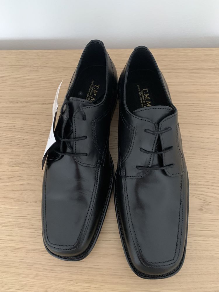 Sapatos Clássicos em Pele