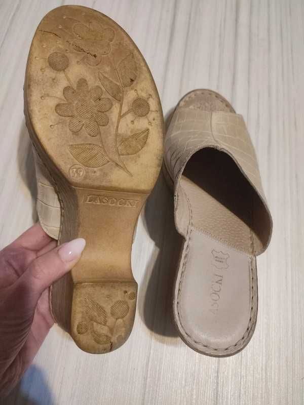 skórzane buty klapki damskie rozm. 39 firmy Lasocki, wyjątkowo lekkie