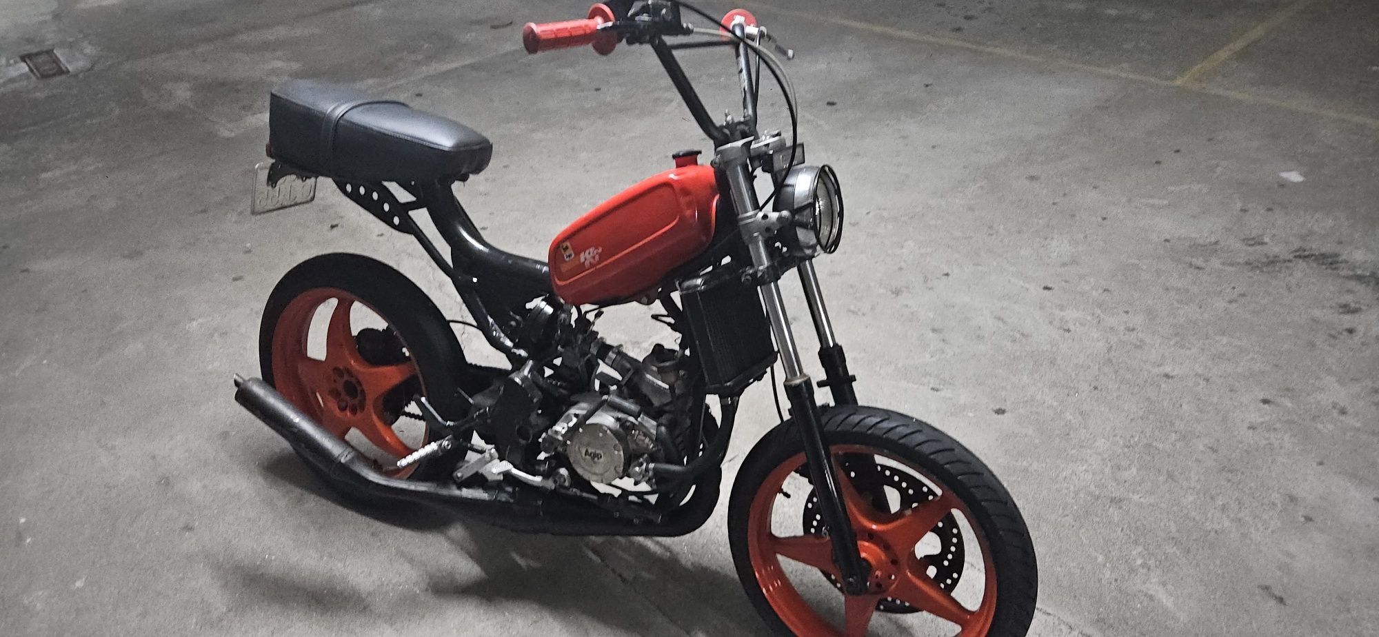 Casal boss 2v com motor aprilia