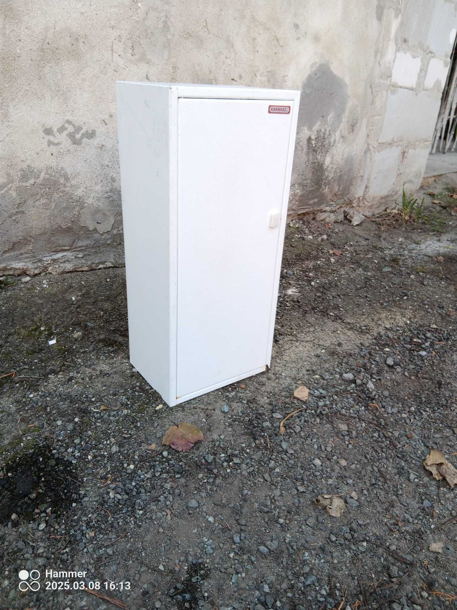 Skrzynka elektryczna z licznikiem