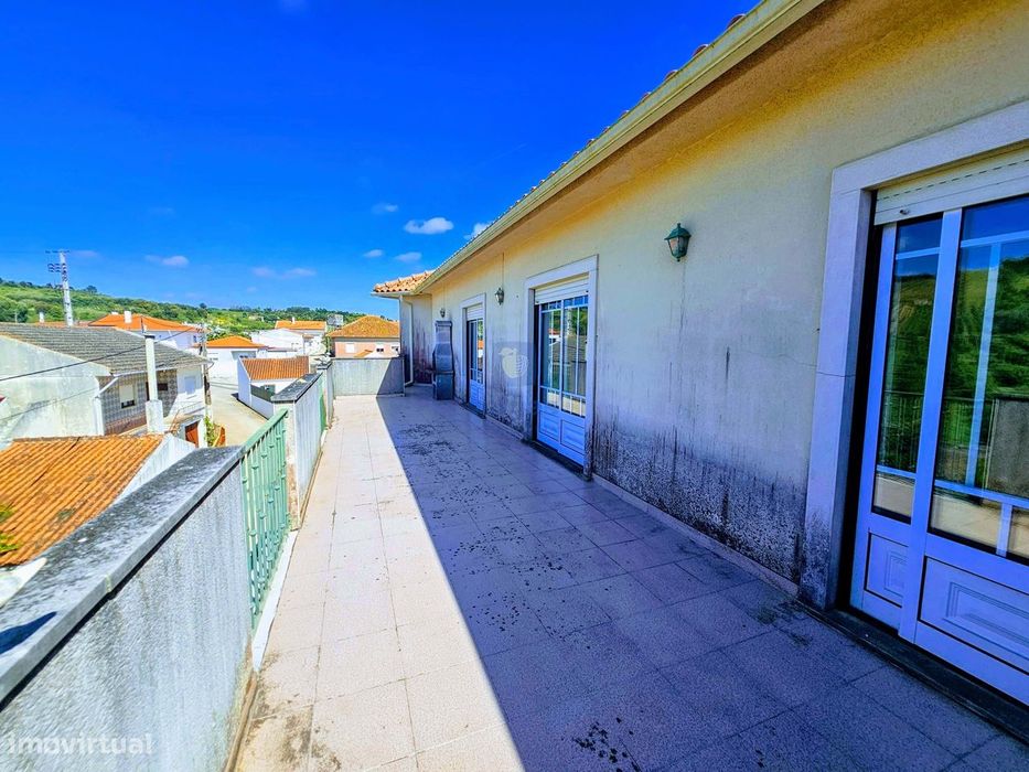 T2 com Terraço na Roliça