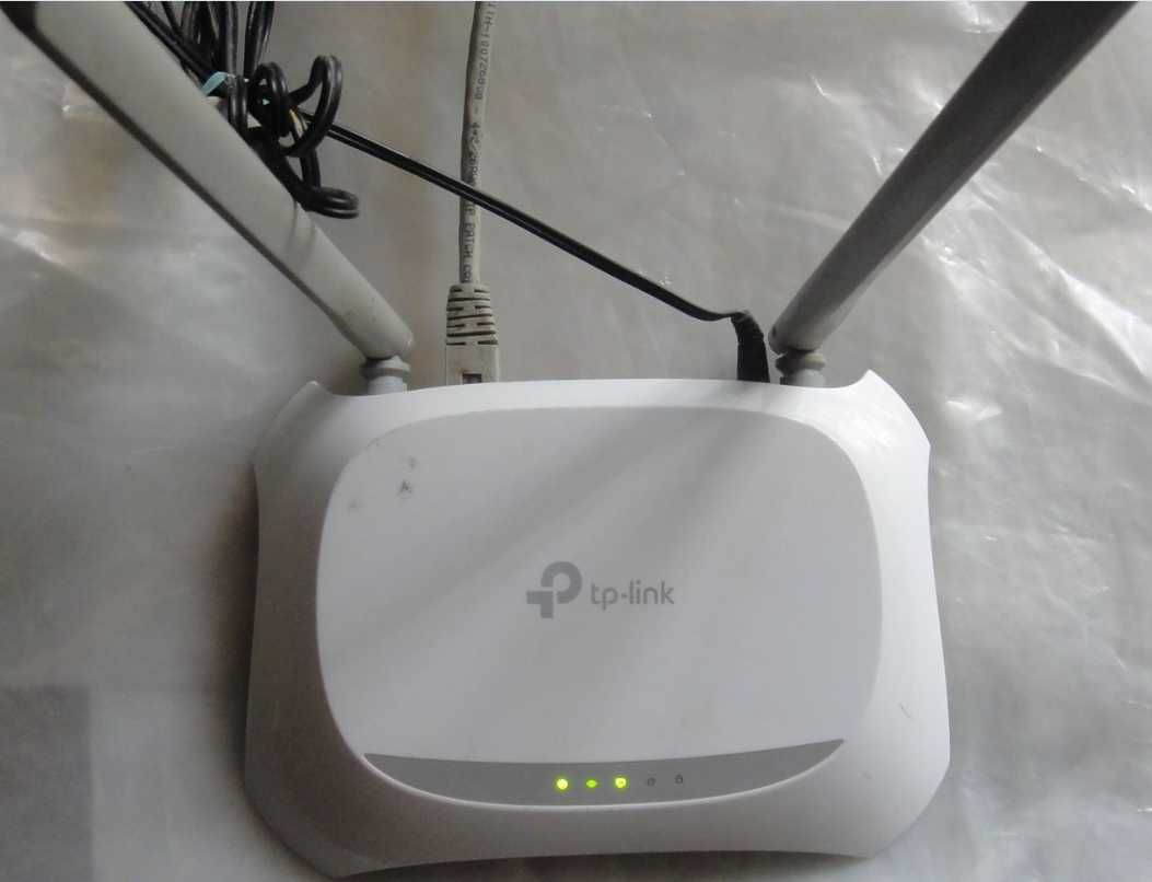 Продам недорого роутер  (маршрутизатор) tp-link TL-WR840N (UА).