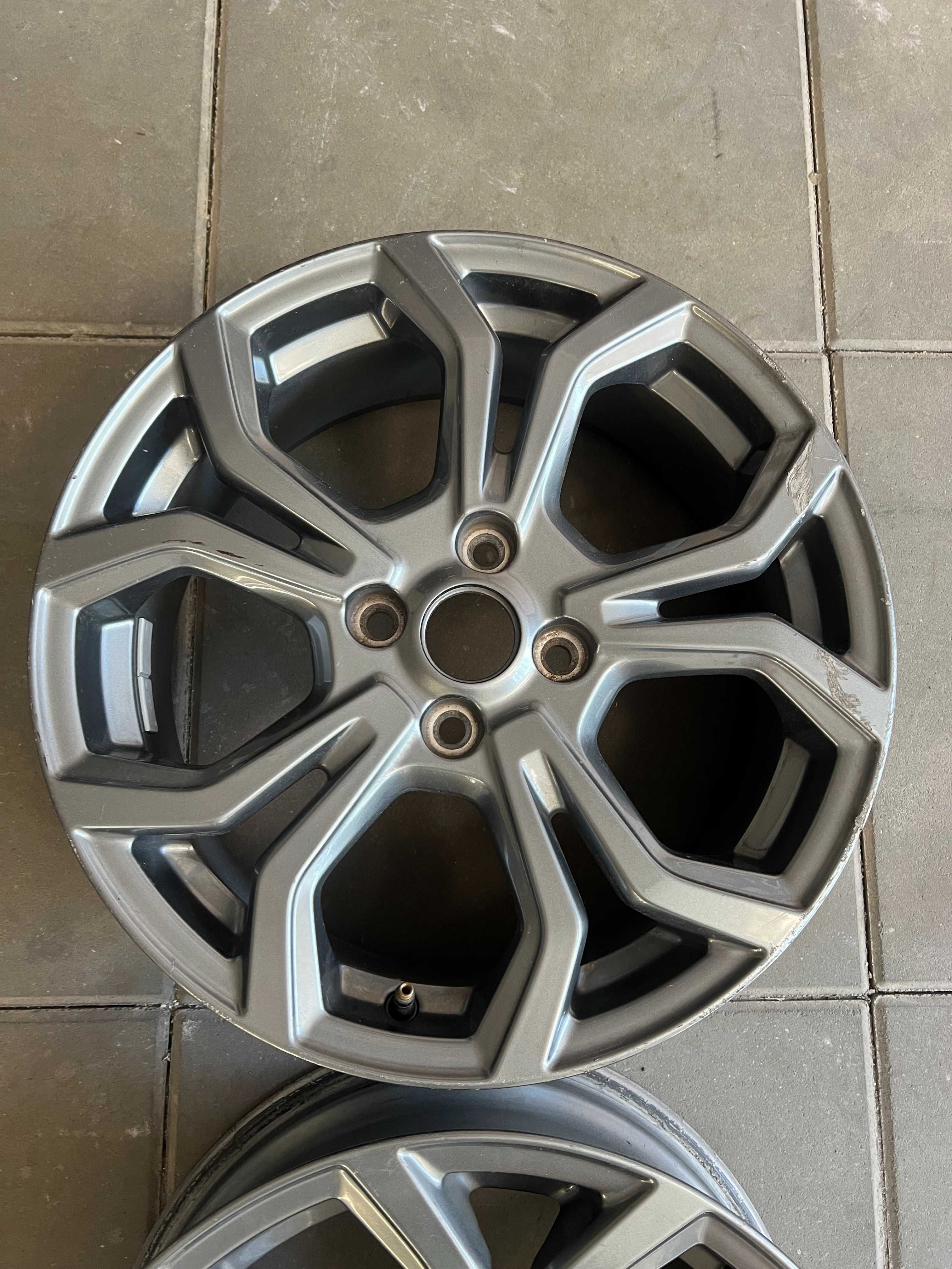 Oryginalna felga aluminiowa 7Jx17H2 ET 47.5 4x108 Ford Fiesta ST MK8