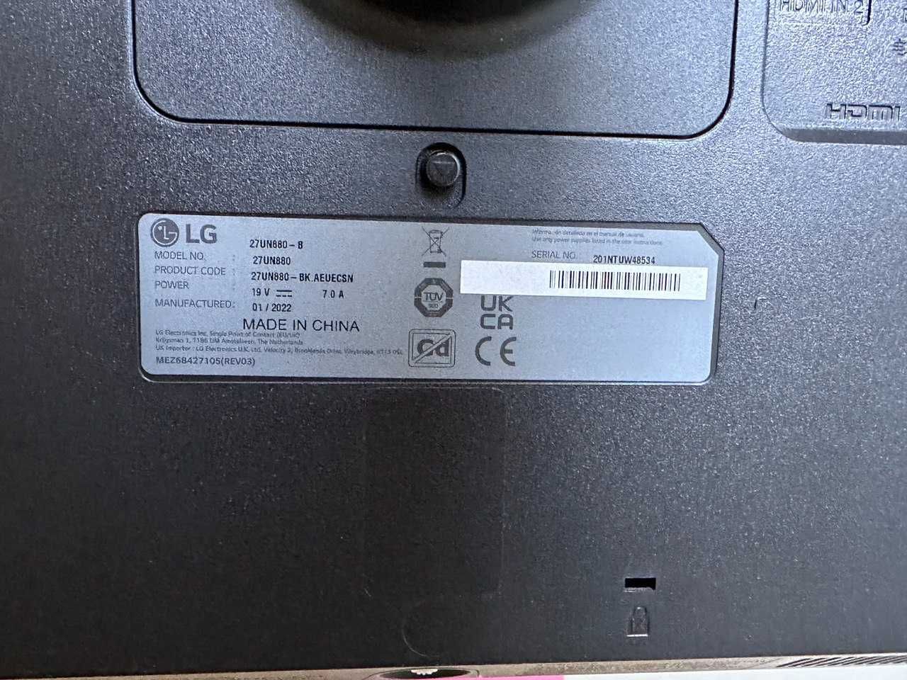 LG UltraFine 27UN880-B Ergo 4K HDR