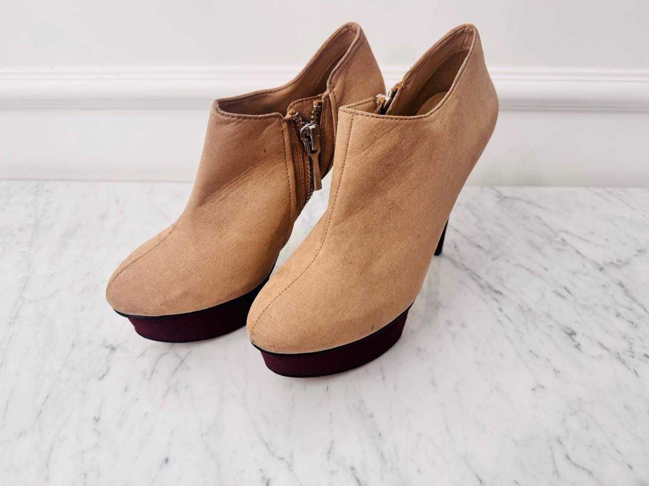 Eleganckie botki na szpilce z platformą - Zara