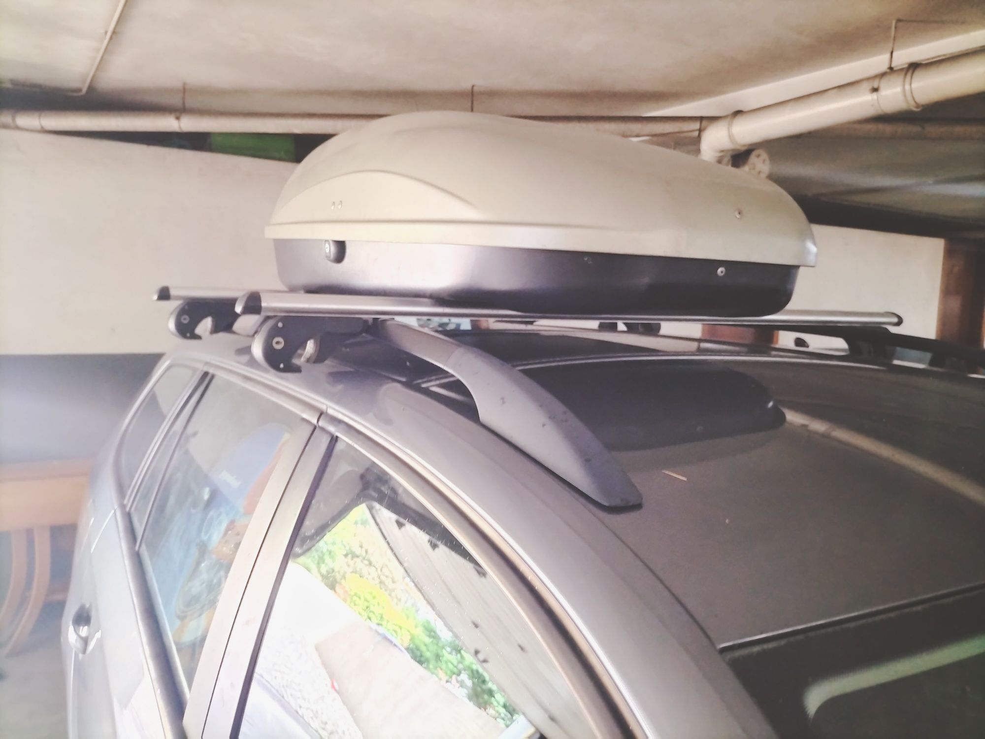 Alugo bagageira e barras de tejadilho