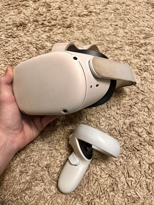 Meta oculus quest 2 64 gb з непрацюючим правим контролером!!!
