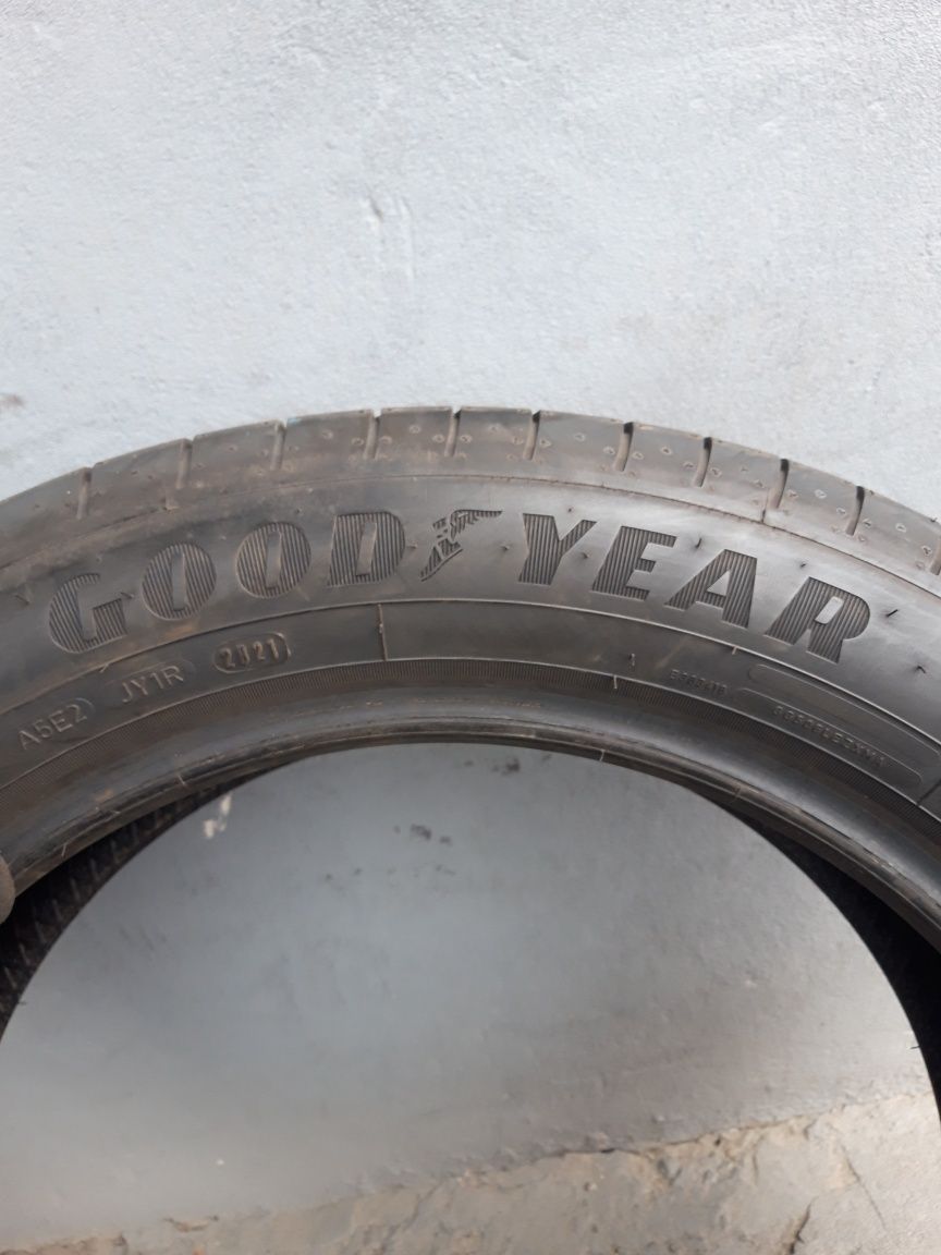 Комплект літніх шин GoodYear 215/55R18