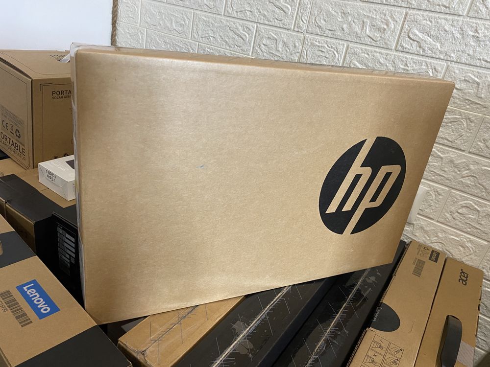 Ноутбук HP 15.6 R3 5300/8GB/256SSD/Win11