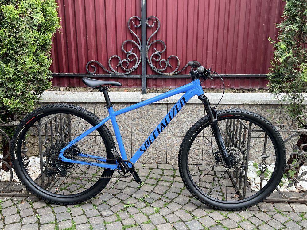 Велосипед Specialized Rockhooper 2022 29