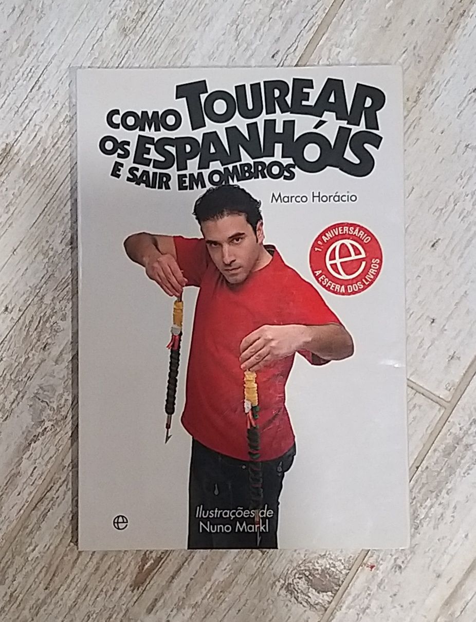 Livros variados em bom estado.