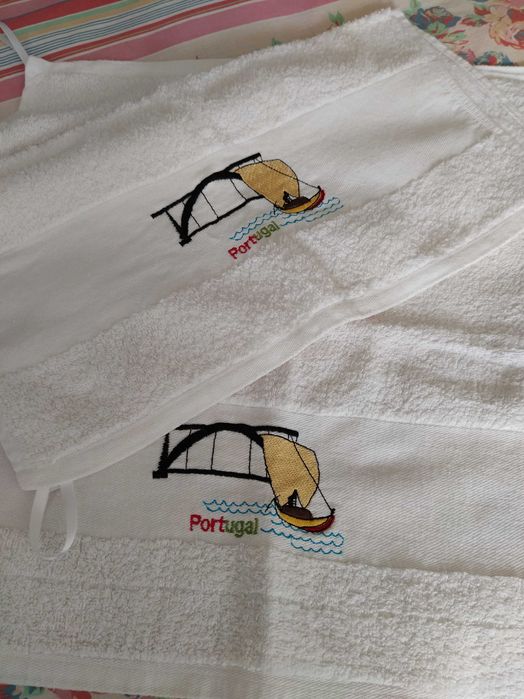 Conj. 2 Panos turcos de cozinha bordados motivo Portugal novos