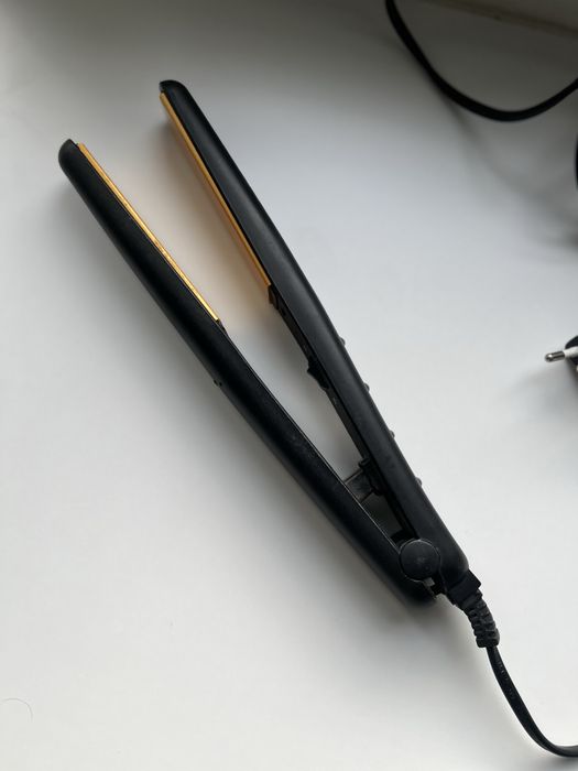 Вирівнювач волосся, стайлер