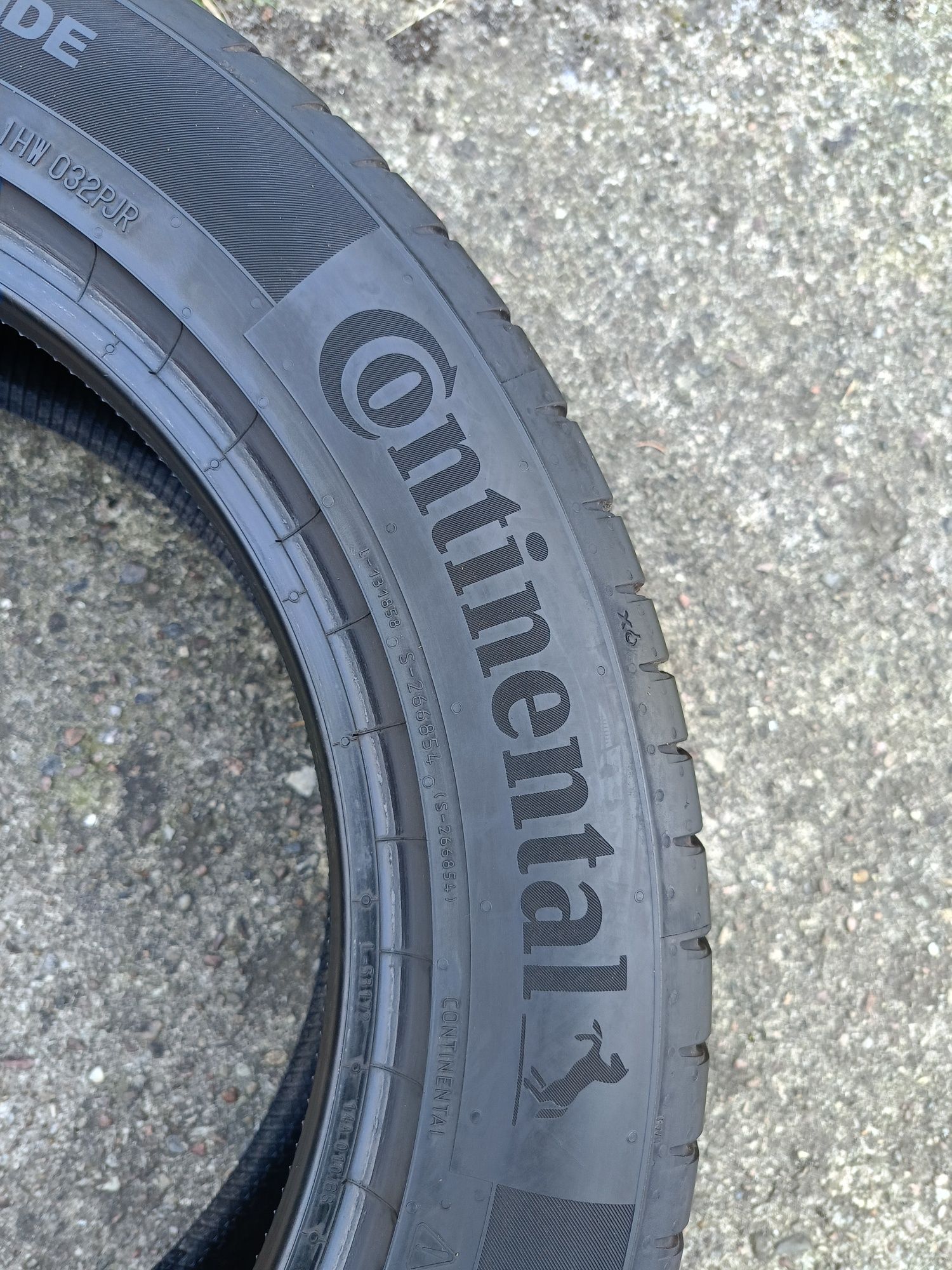 1szt Continental Premium Contact 7 215/55/17 98W XL 7,5mm 2023rok