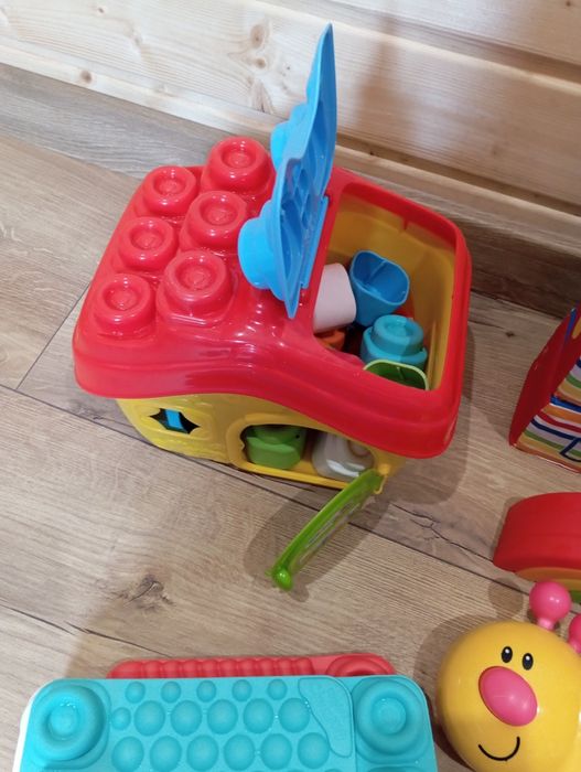 Zestaw zabawek dla malucha