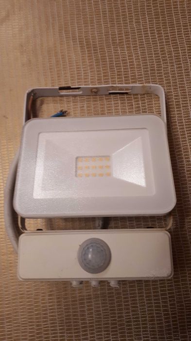 Projetores LED com sensor de movimento
