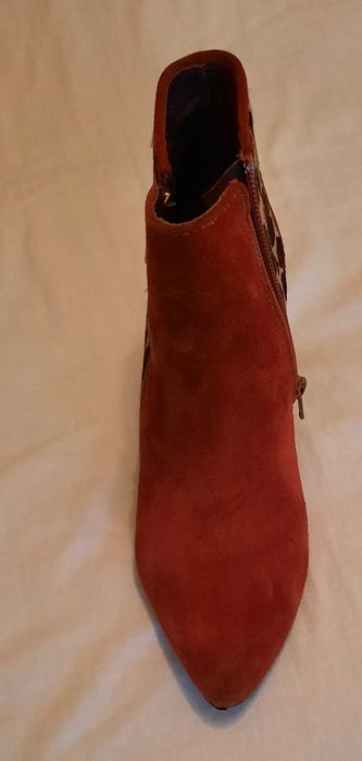 Botas de tacão em tons laranja tamanho 38