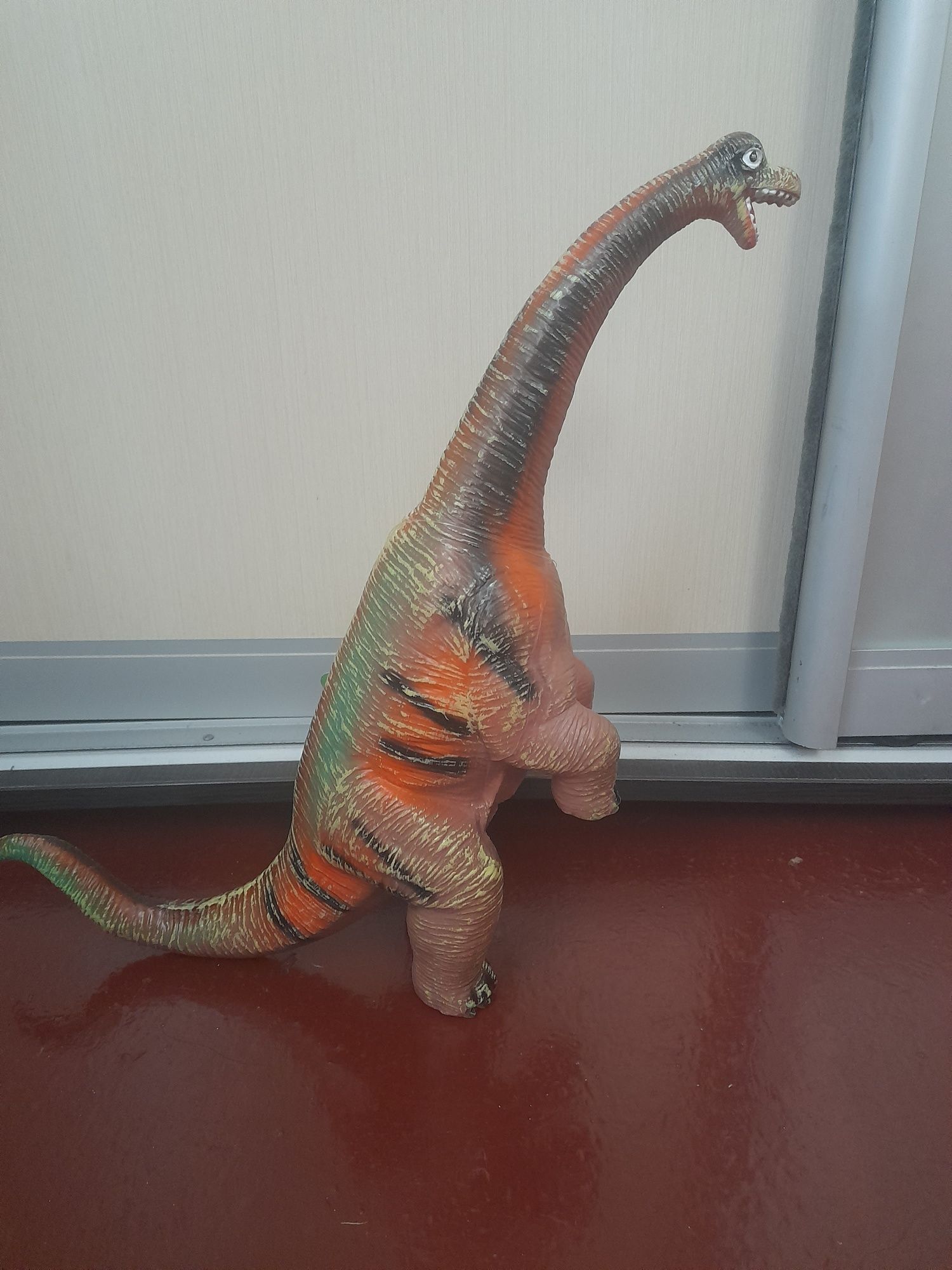 Динозавр резиновий зі звуковими єфектами 38 см.