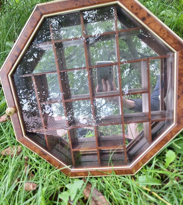 Gablotka witrynka na przedmioty kolekcjonerskie