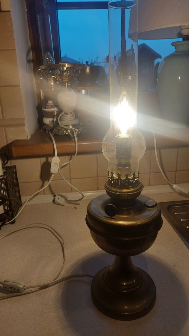 Stara lampa mosiężna kolekcjonerska.