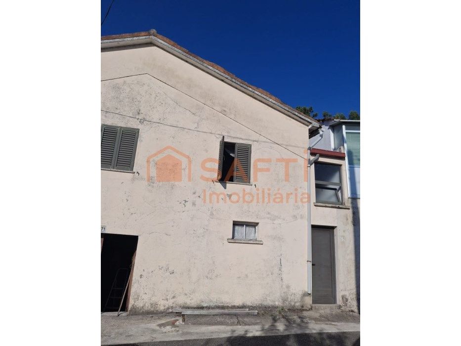 Fantástica Casa para reconstrução.