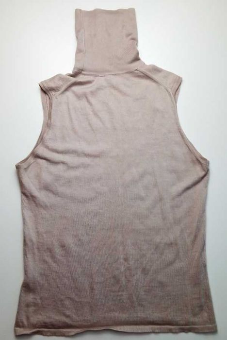 Безрукавка Brioni. Шёлк и кашемир. Размер 42.