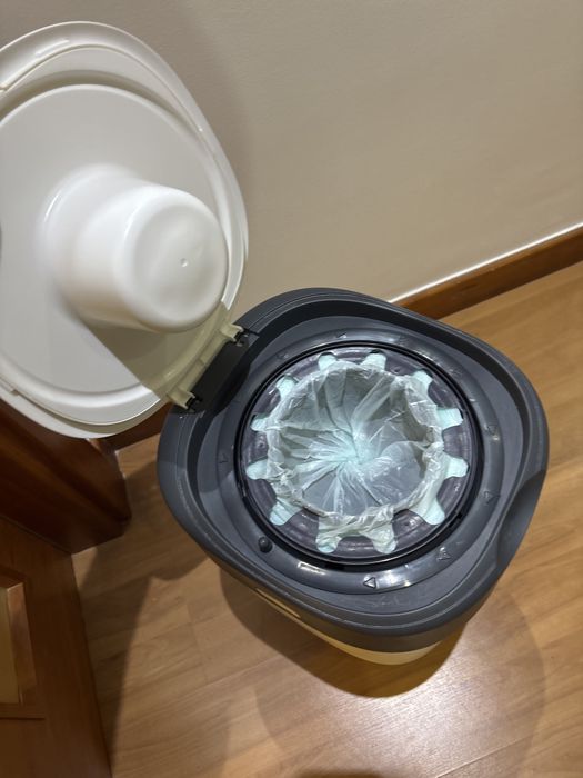 Tommee Tippee Twist & Click White + 5 recargas