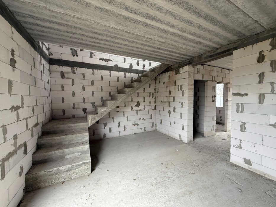 Продам сучасний таунхаус у селищі Баришівка