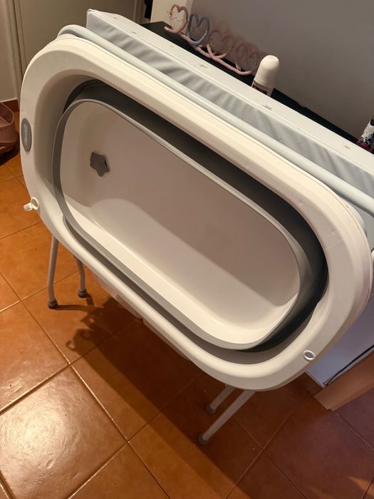 Banheira + suporte + muda fraldas