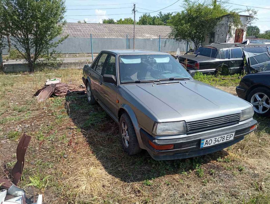Автомобіль Nissan Bluebird (1990) на ходу