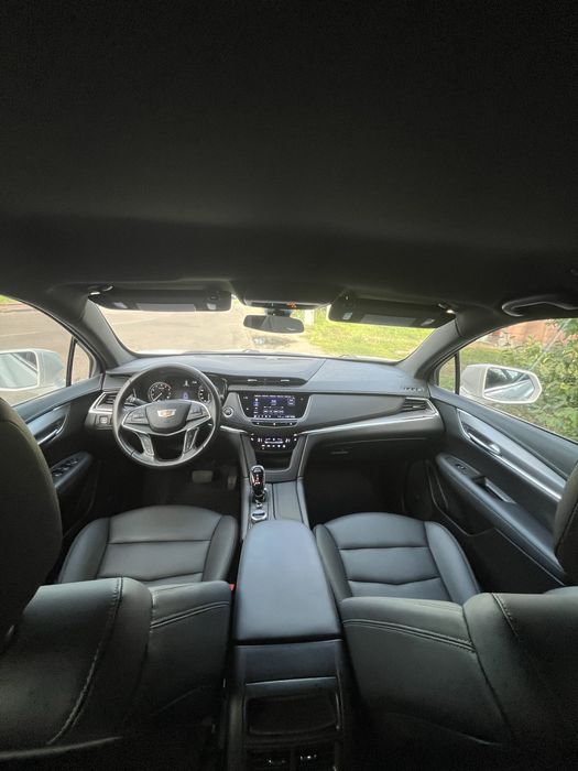 Продам Cadillac XT5