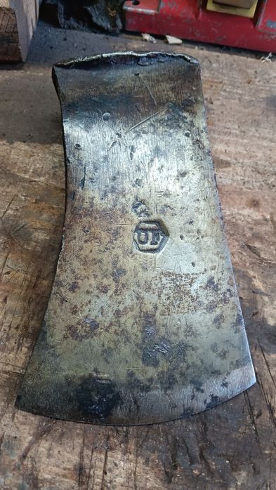 Szwedzka  siekiera  UF nr 194