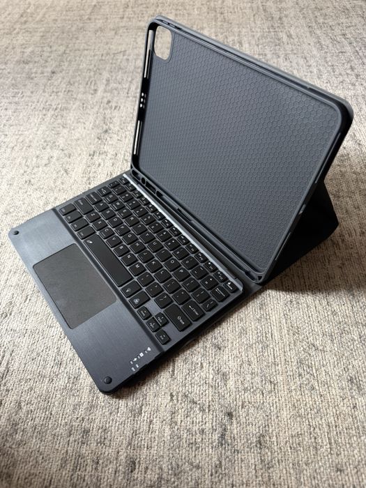 Capa com teclado ipad pro 11” e Air 4,5 e 6