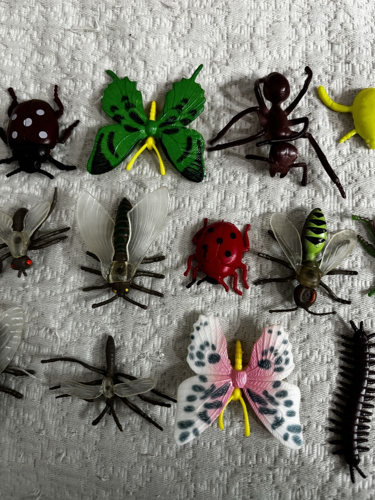 Lote 16 Figuras Insectos