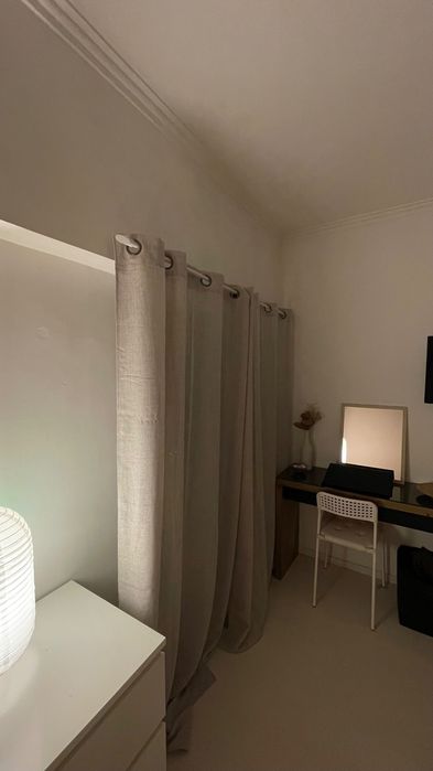 Quarto mobilado para arrendar